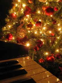 Christmas piano image